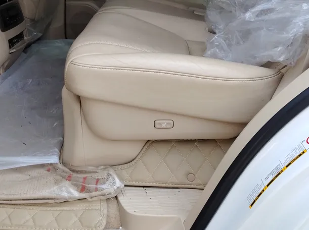 Car image 40
