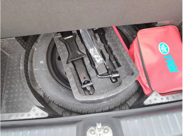 Car image 33