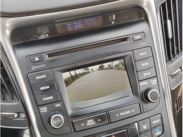 Car image 24