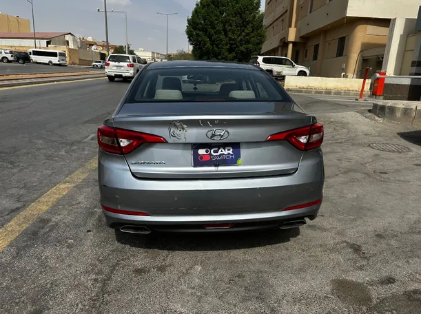 Car image 6