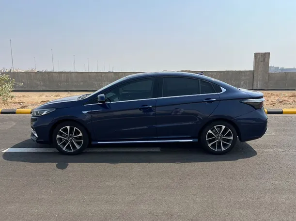 Car image 8
