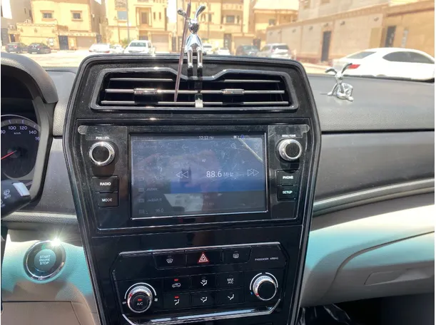 Car image 15