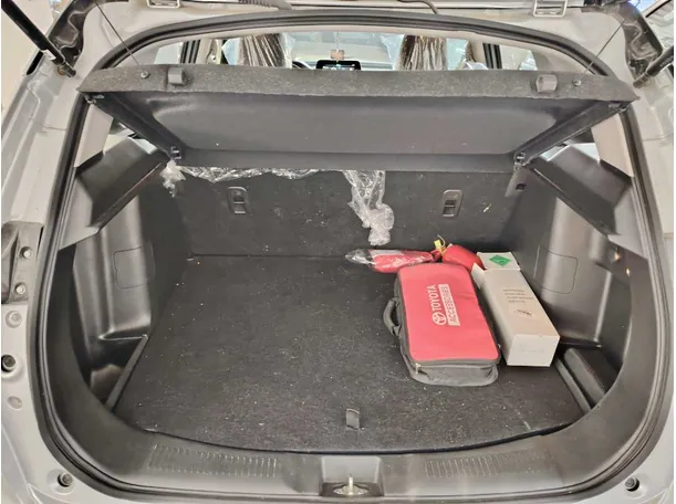 Car image 34