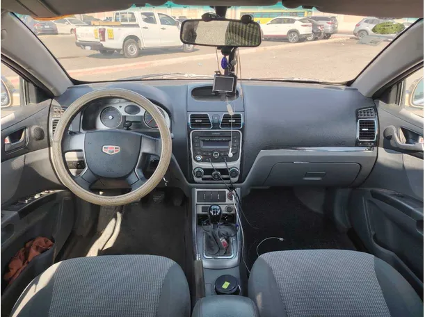 Car image 16