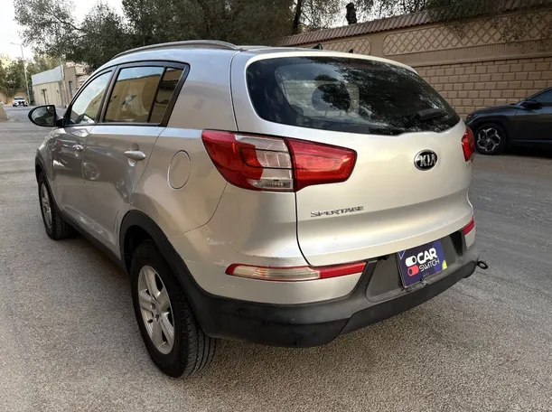 Car image 7