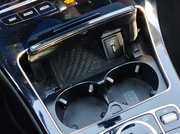 Car image 23