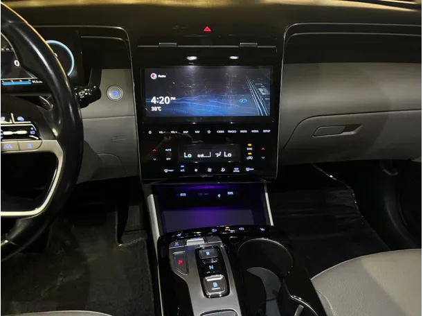 Car image 18