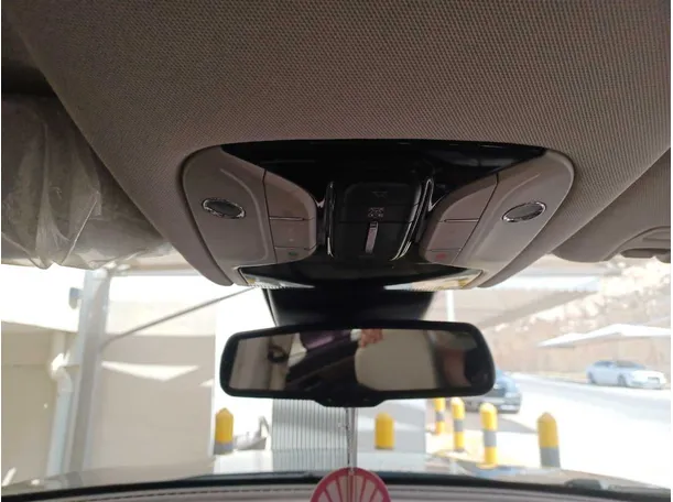 Car image 21