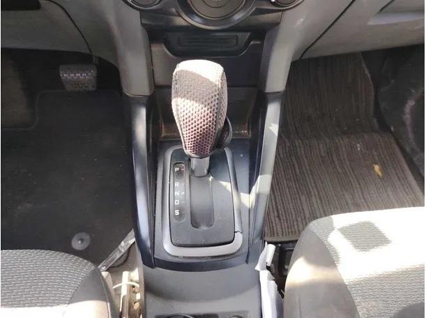 Car image 17