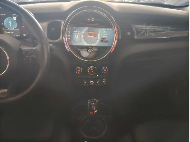 Car image 19