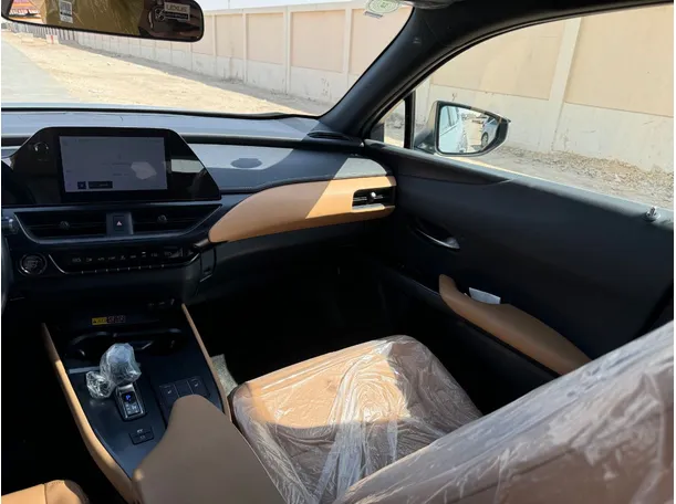 Car image 23