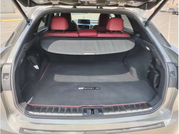 Car image 27