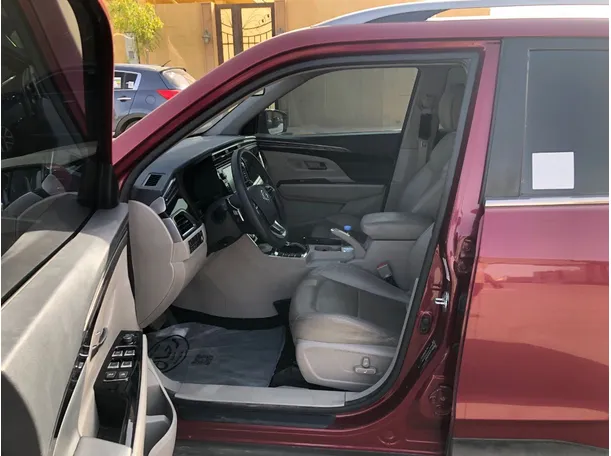 Car image 13