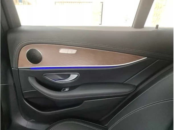 Car image 38