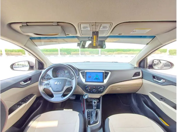 Car image 17