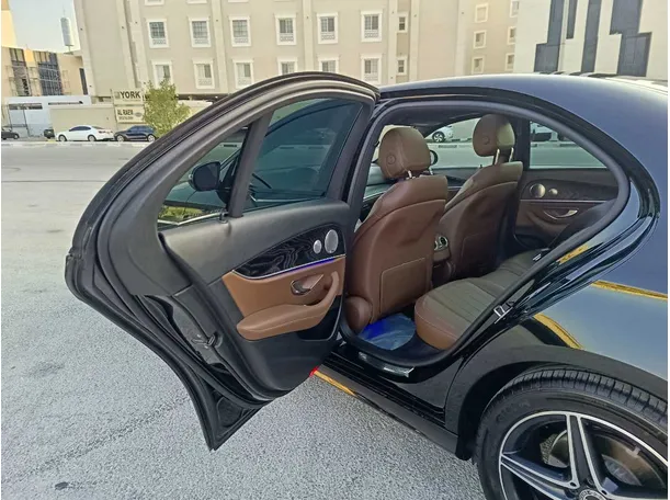 Car image 37