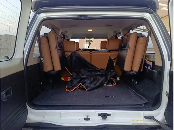 Car image 26