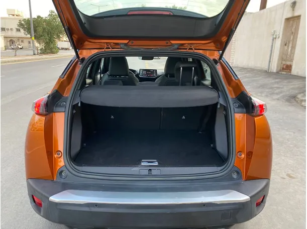 Car image 20