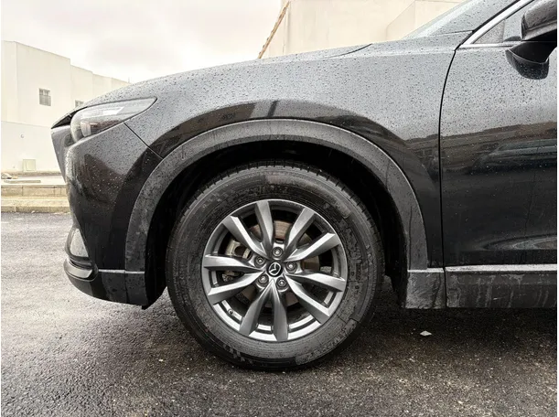 Car image 9