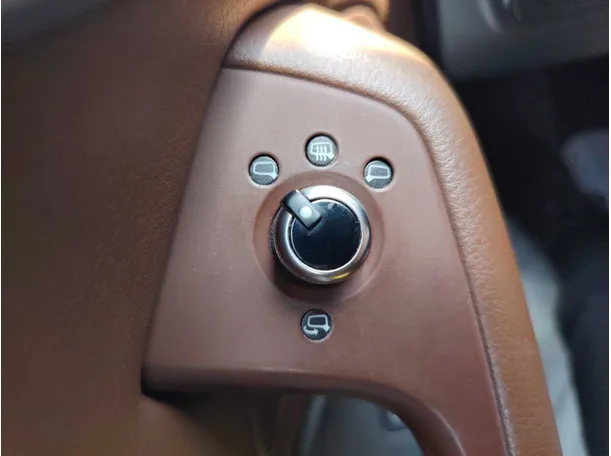 Car image 28