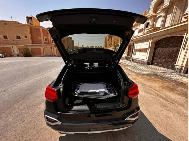 Car image 22
