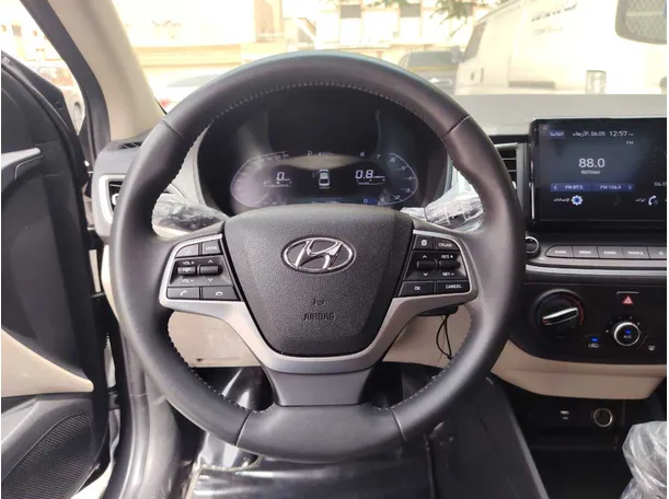Car image 21