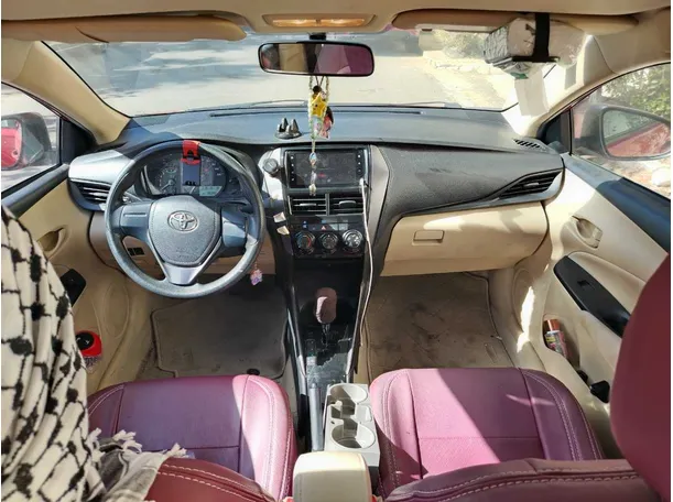Car image 18