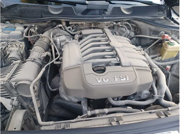 Car image 25