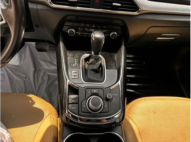 Car image 17