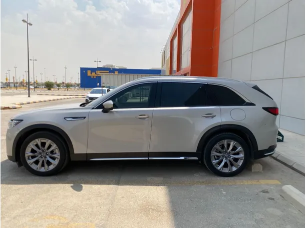 Car image 8