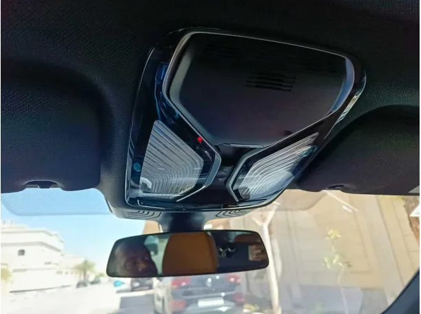 Car image 34