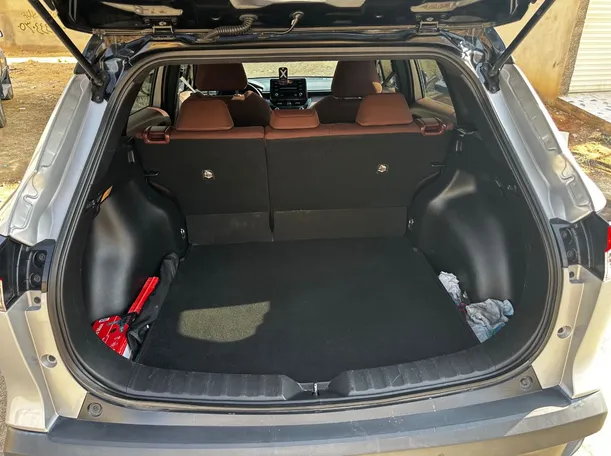 Car image 24