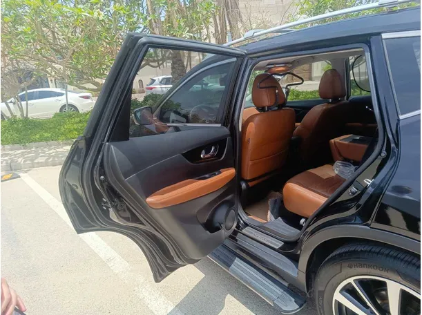 Car image 16