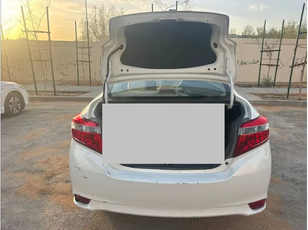 Car image 19