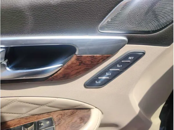 Car image 35