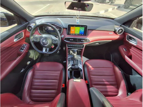 Car image 14
