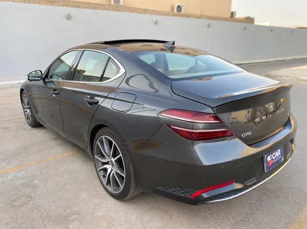 Car image 7