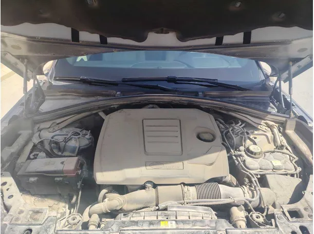 Car image 32