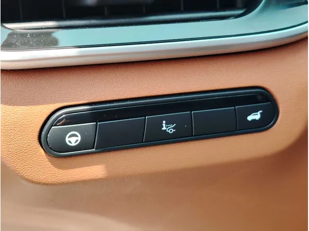 Car image 33