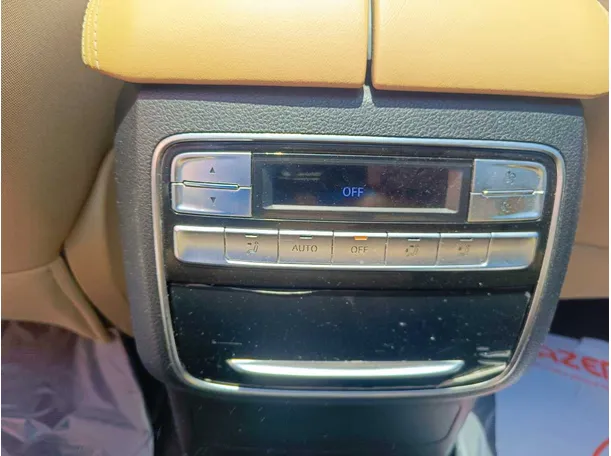 Car image 33