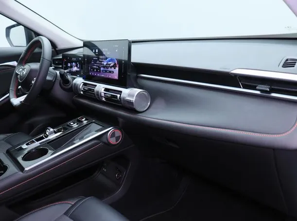 Car image 10
