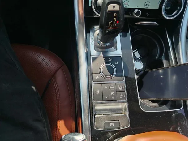 Car image 23