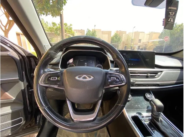 Car image 19