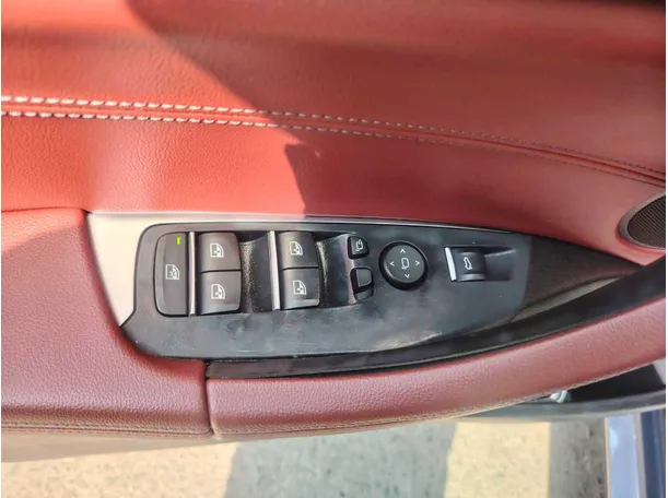 Car image 44