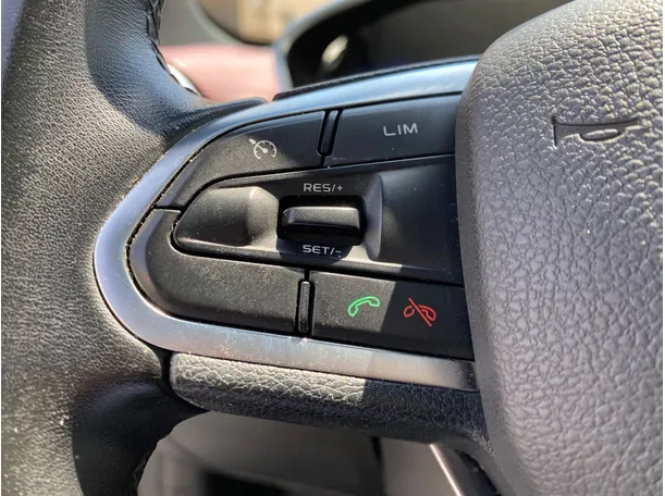Car image 23