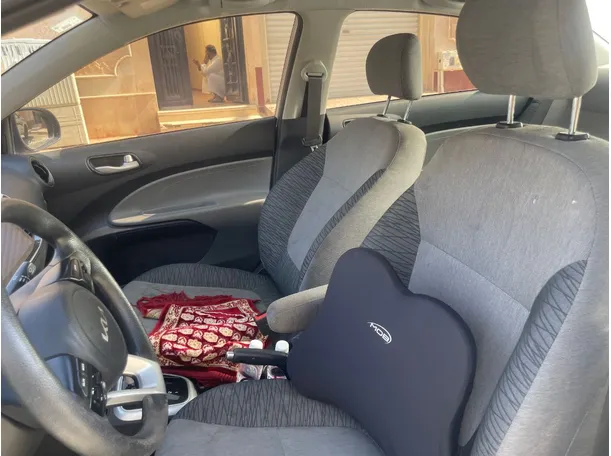 Car image 13