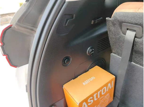 Car image 43