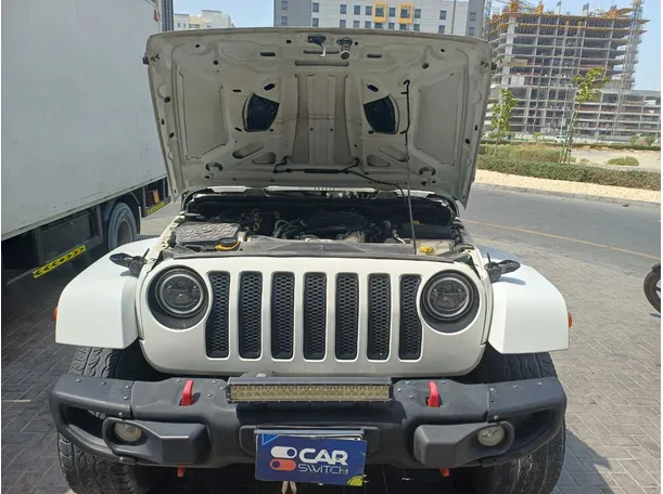 Car image 25