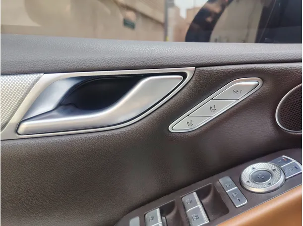 Car image 29