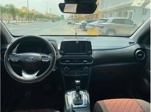 Car image 14